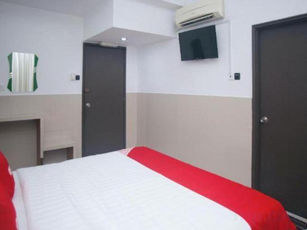 OYO 89851 Leila Hotel SDK Extérieur photo