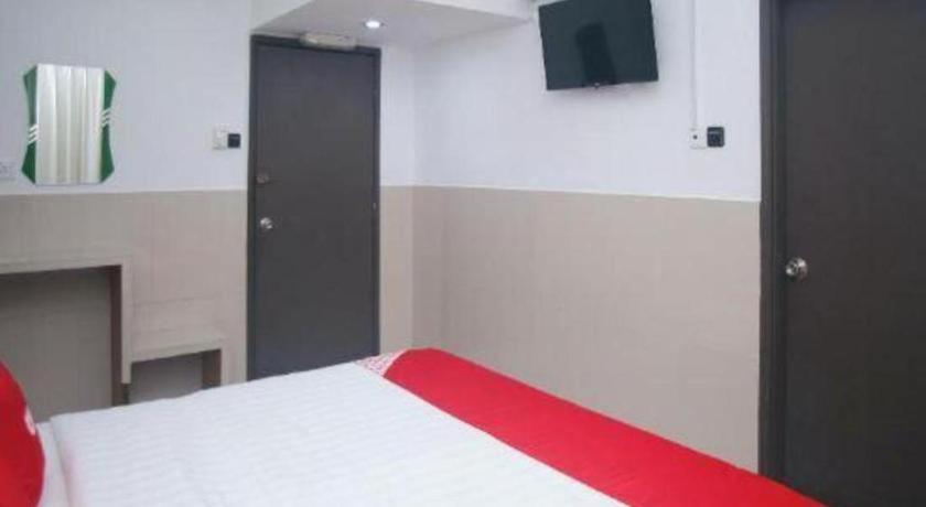 OYO 89851 Leila Hotel SDK Extérieur photo
