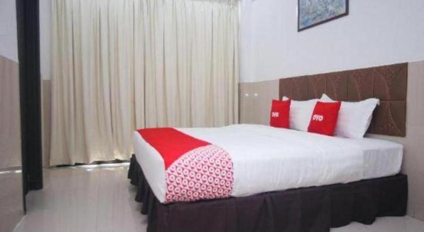 OYO 89851 Leila Hotel SDK Extérieur photo