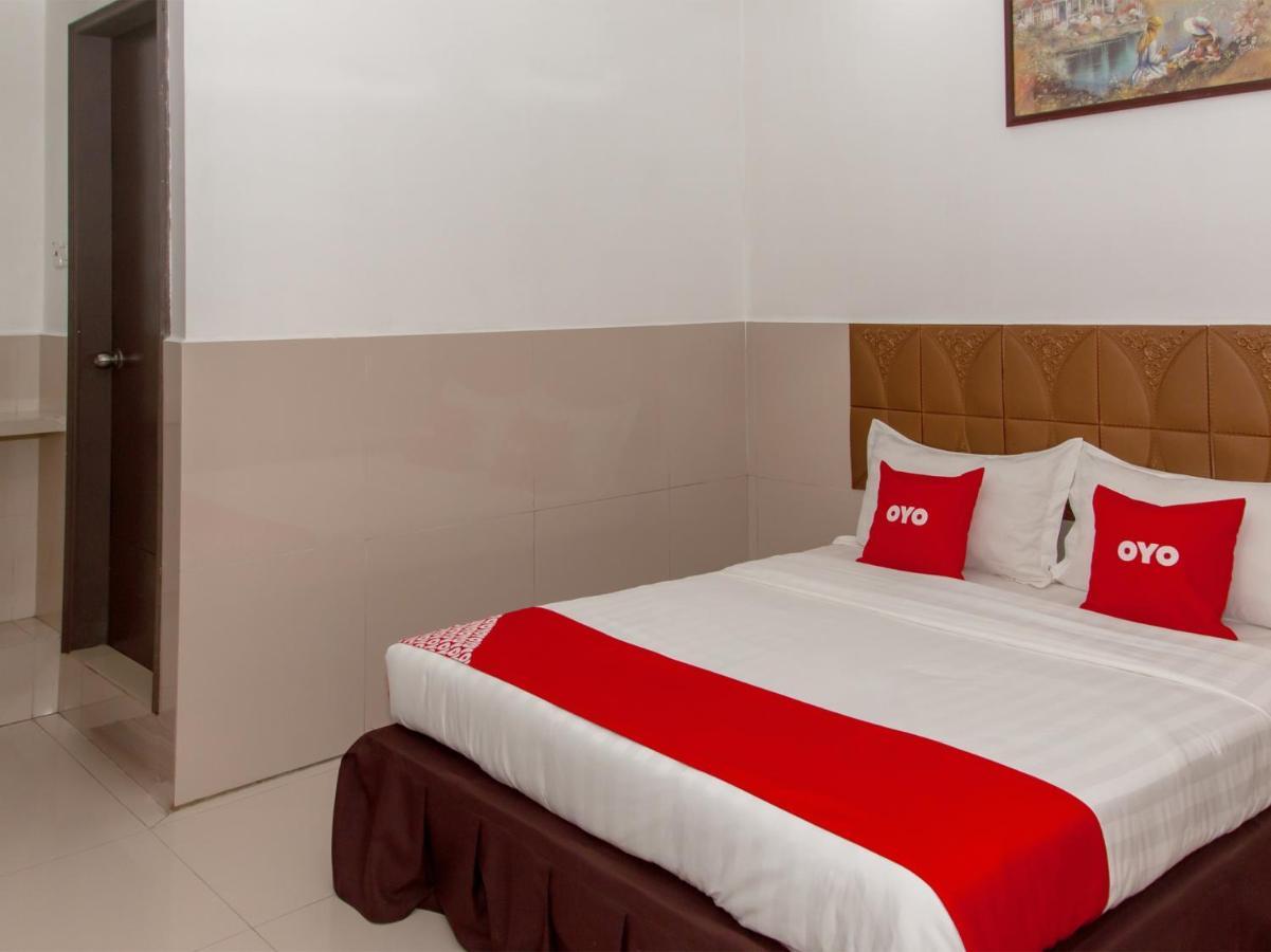 OYO 89851 Leila Hotel SDK Extérieur photo